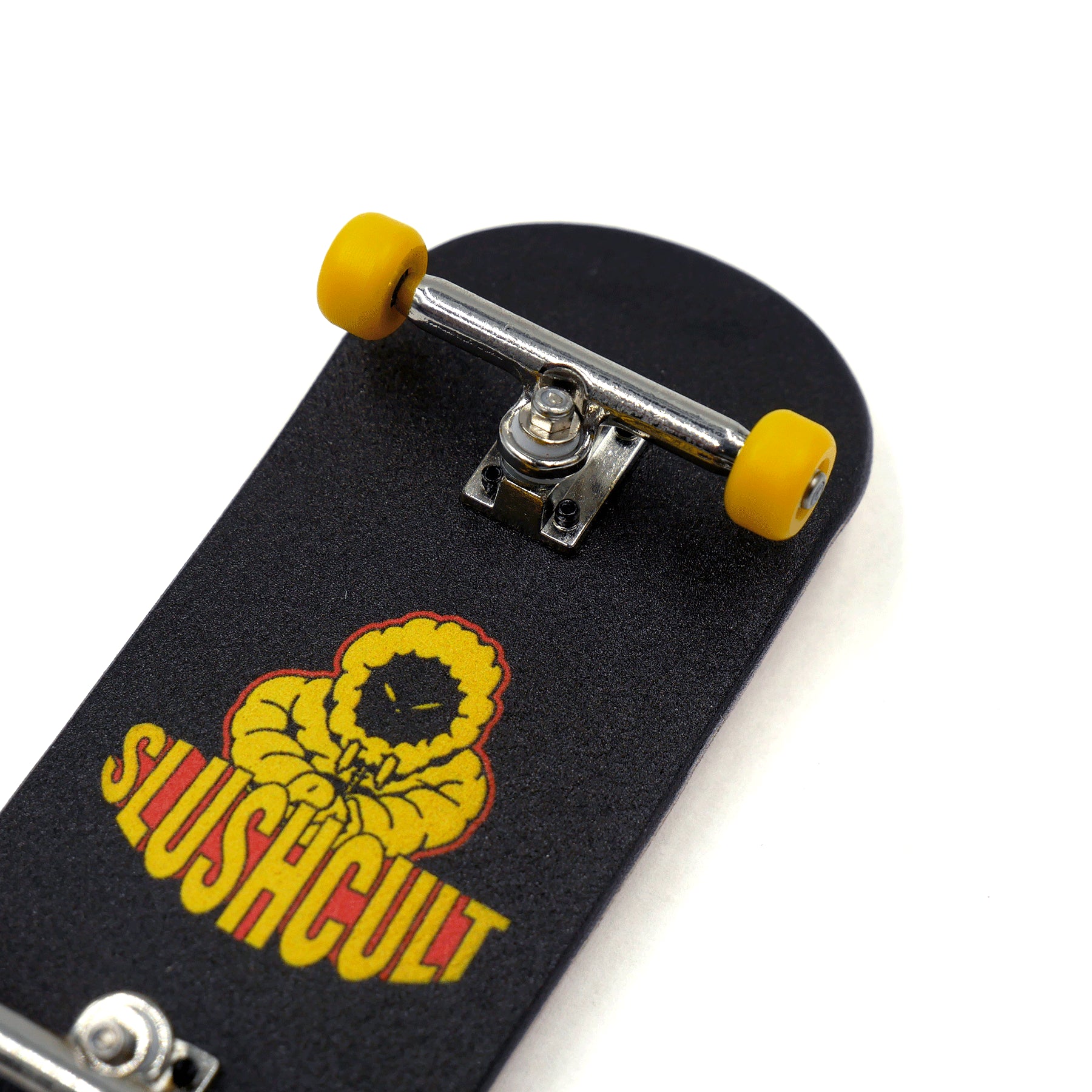 Black and yellow Burr Slushcult fingerboard close up