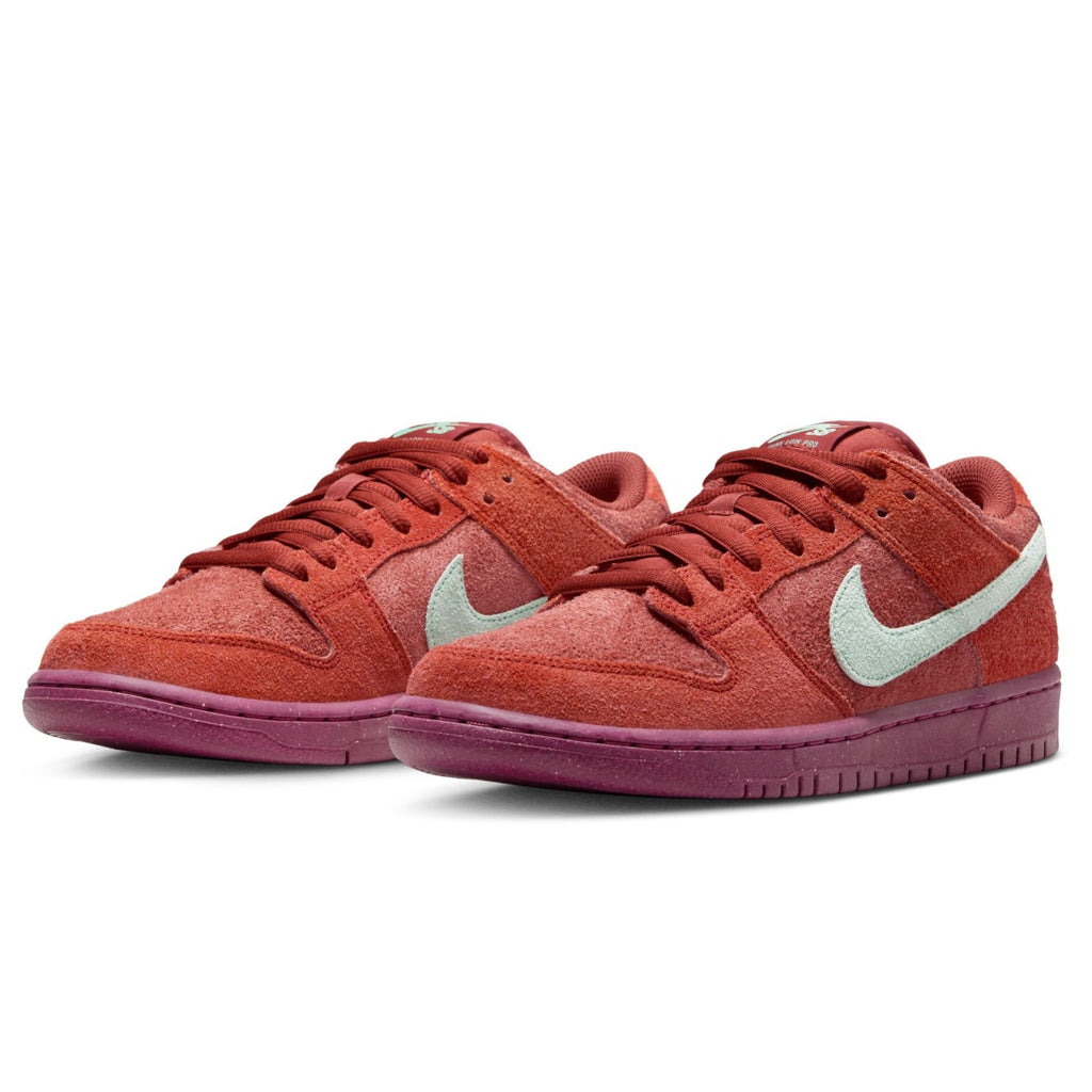 Nike SB Dunk Low Pro Premium Skateboard Shoe - Mystic Red/Emerald