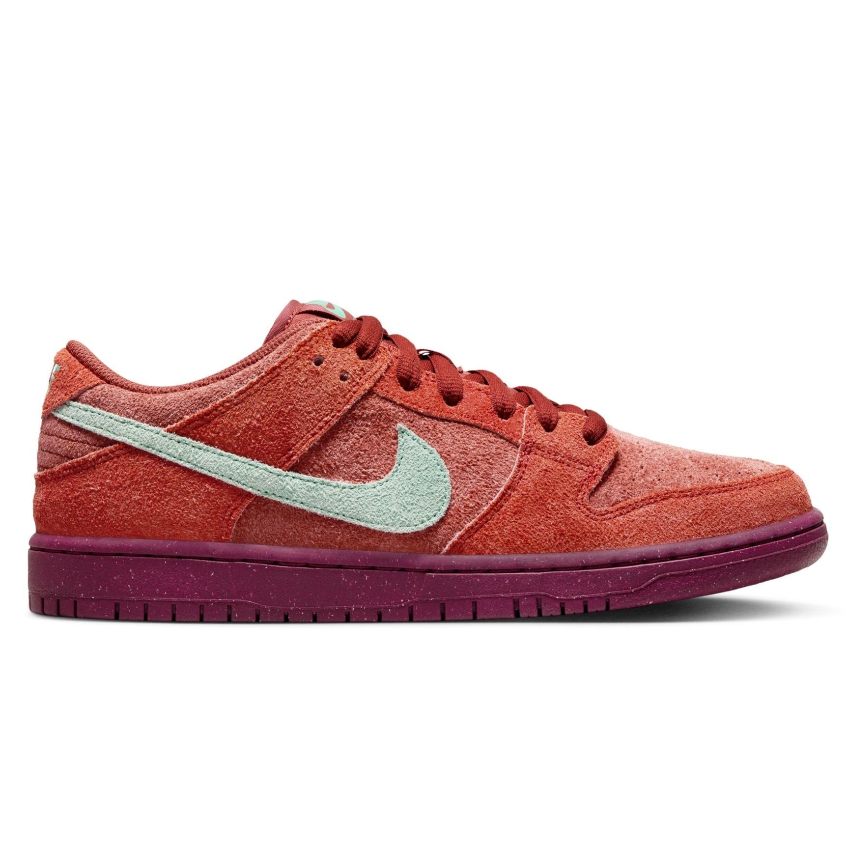 Mystic Red Dunk Low Pro Premium Nike SB Skate Shoe