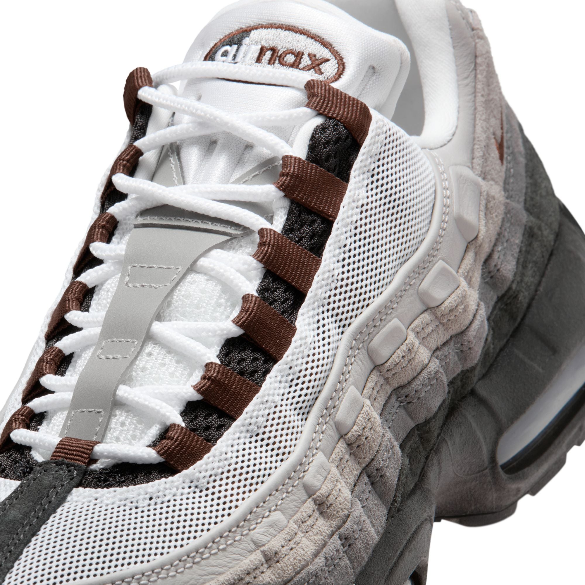 Cacao Wow Air Max 95 Nike SB Skate Shoe Detail