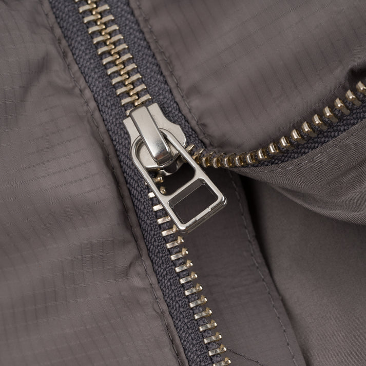 Cool Grey Everyday Souvenir Puffy jacket Detail