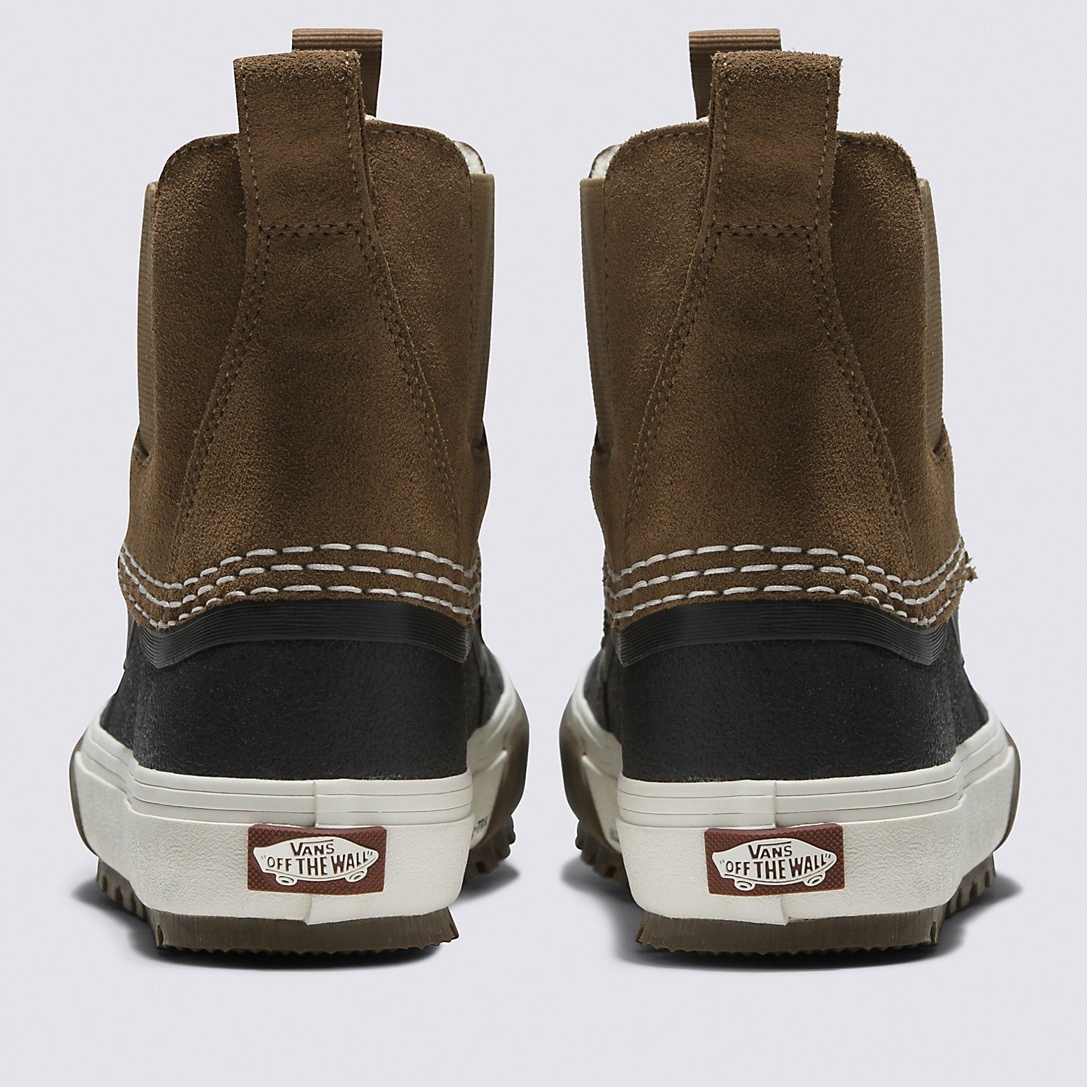 Standard Mid MTE Chelsea Vans Snow Boots Back