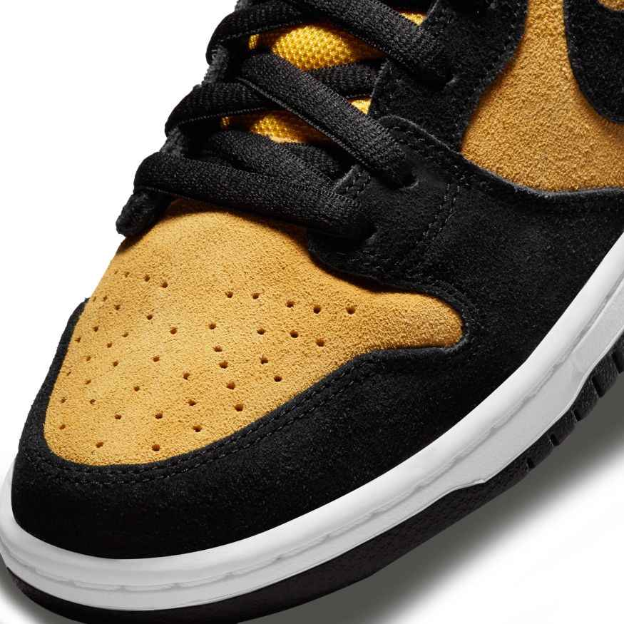 Black/Varsity Maize Dunk High Pro Nike SB Skate Shoe Detail
