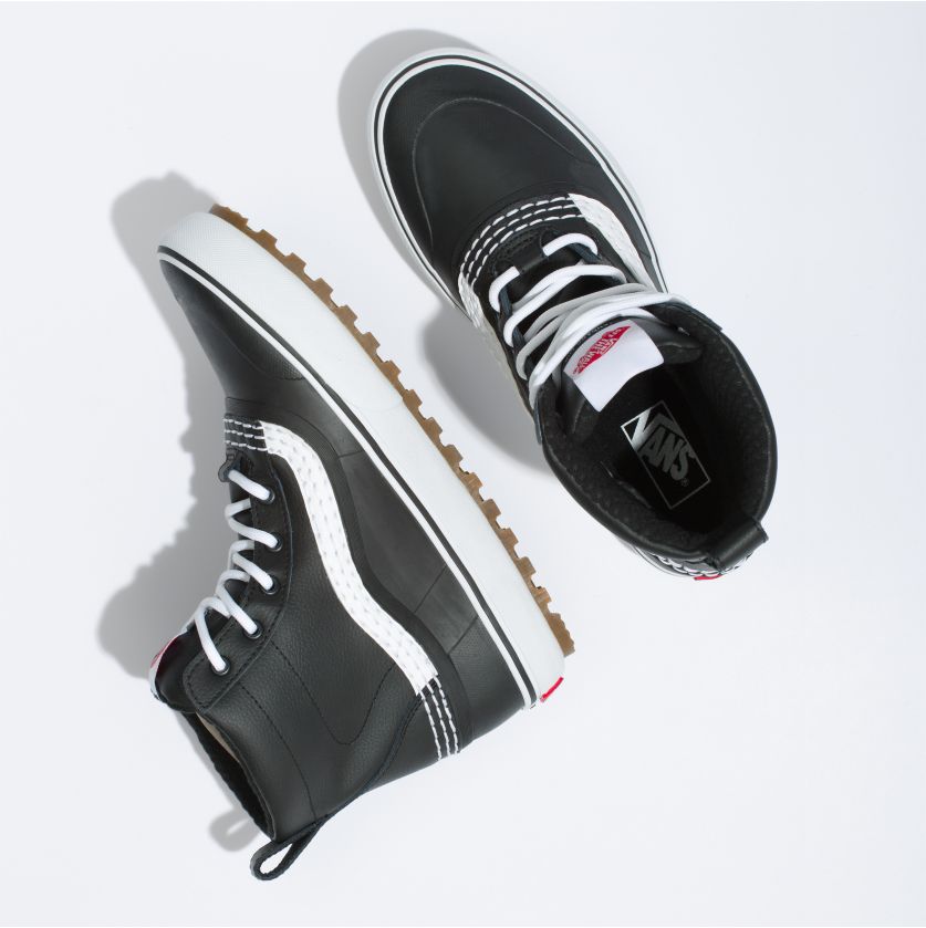 Black /White Standard Mid MTE Vans Snow Boots Top