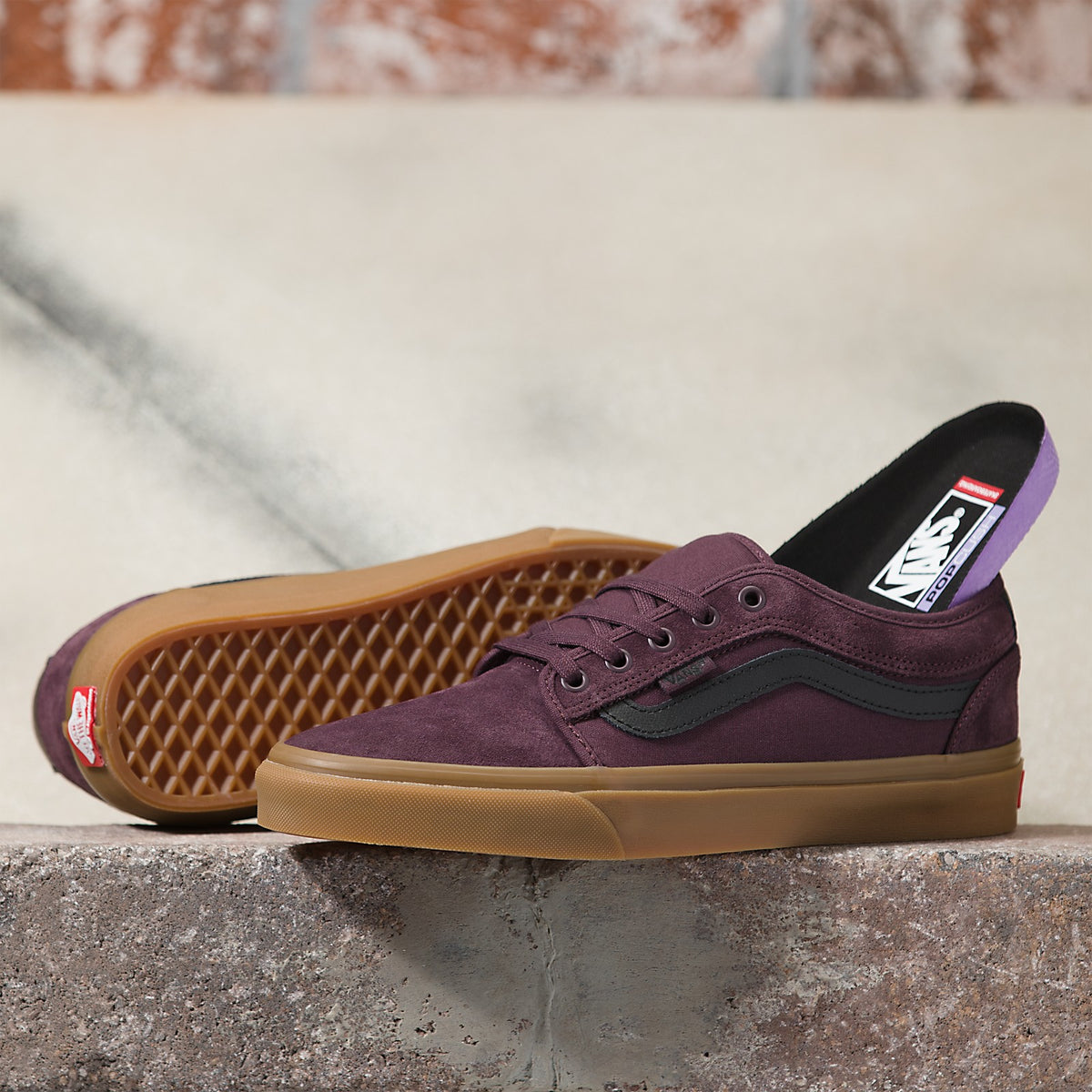 Vans Chukka Low Sidestripe Skateboard Shoe -Port/Gum display picture 2