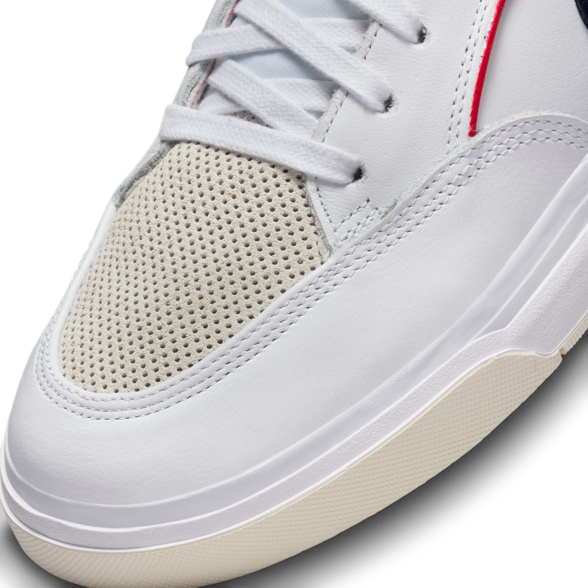 White/Navy Leo Baker Premium React Nike SB Skate Shoe Detail