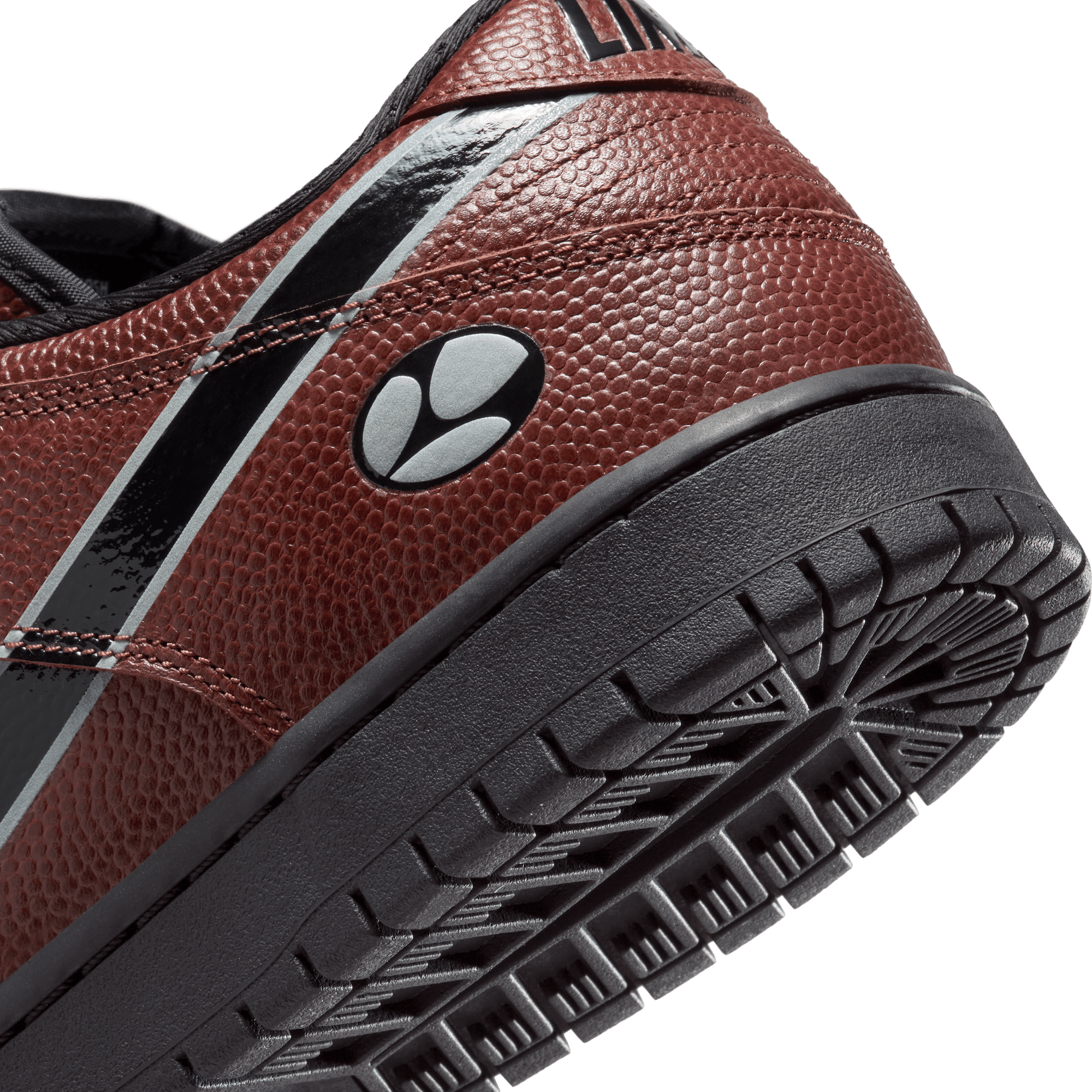 Limo Dunk Low Pro Nike SB Skate Shoe Detail