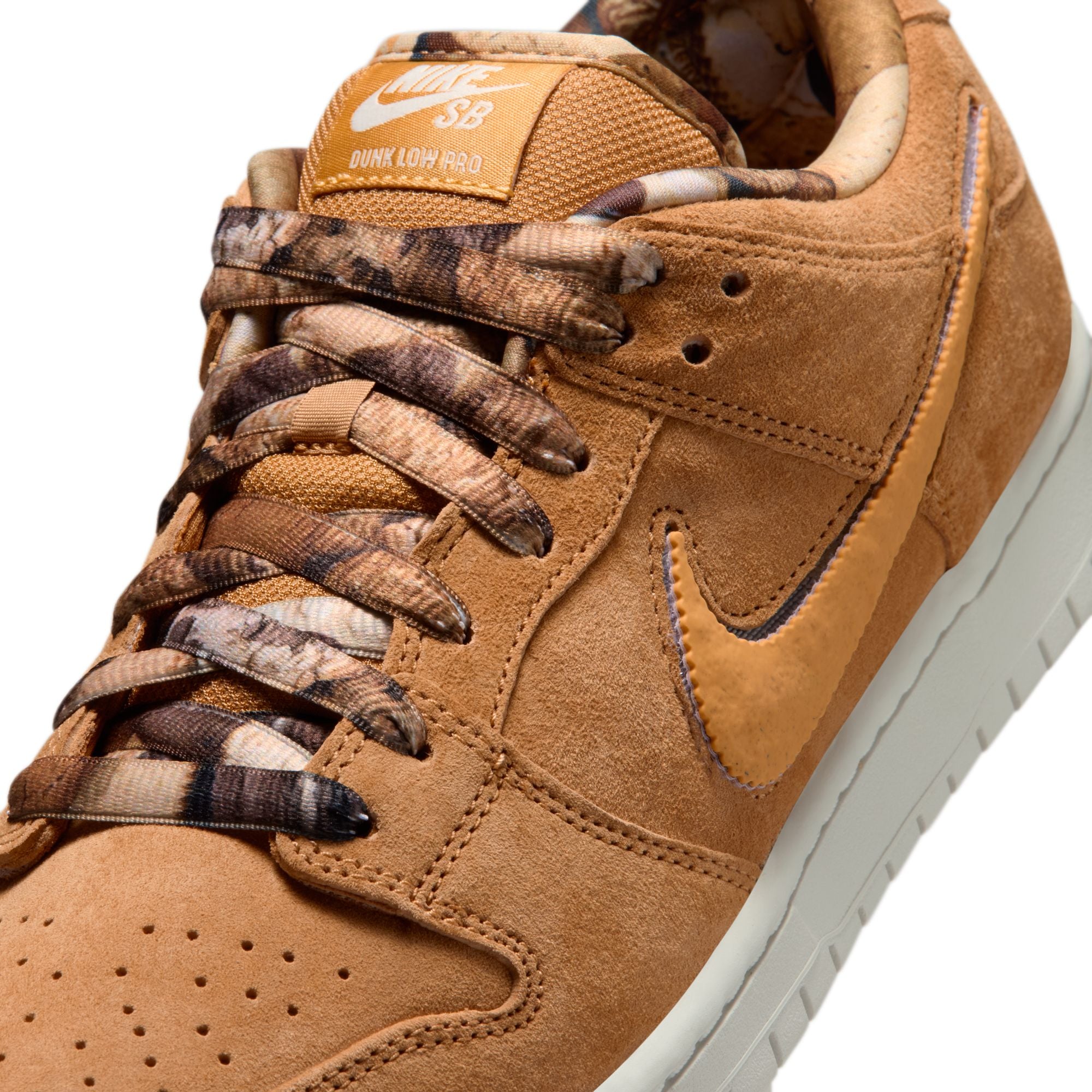 Note Skate Shop Nike Sb Dunk Low Pro Skate Shoe Detail