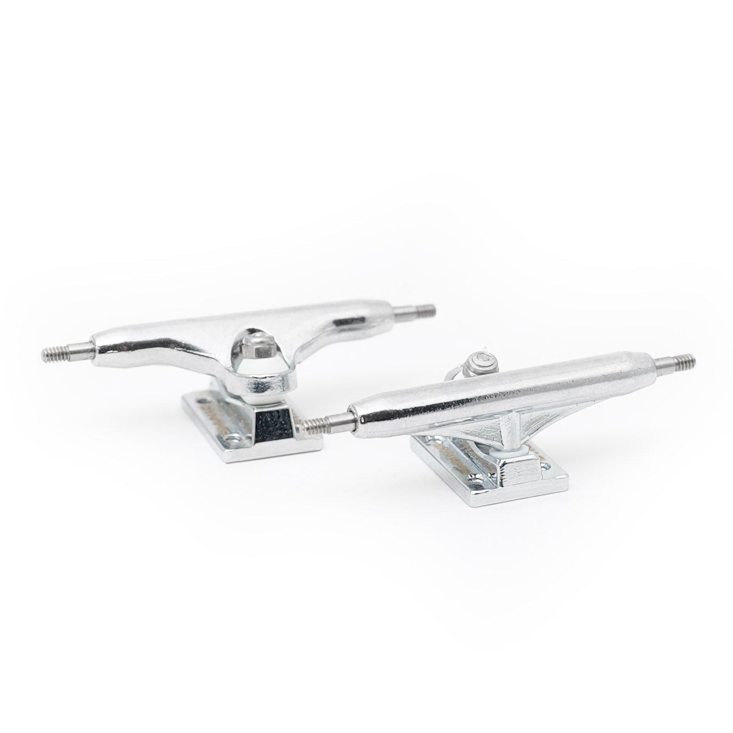 V2 Chrome Dynamic Special Edition Fingerboard Trucks