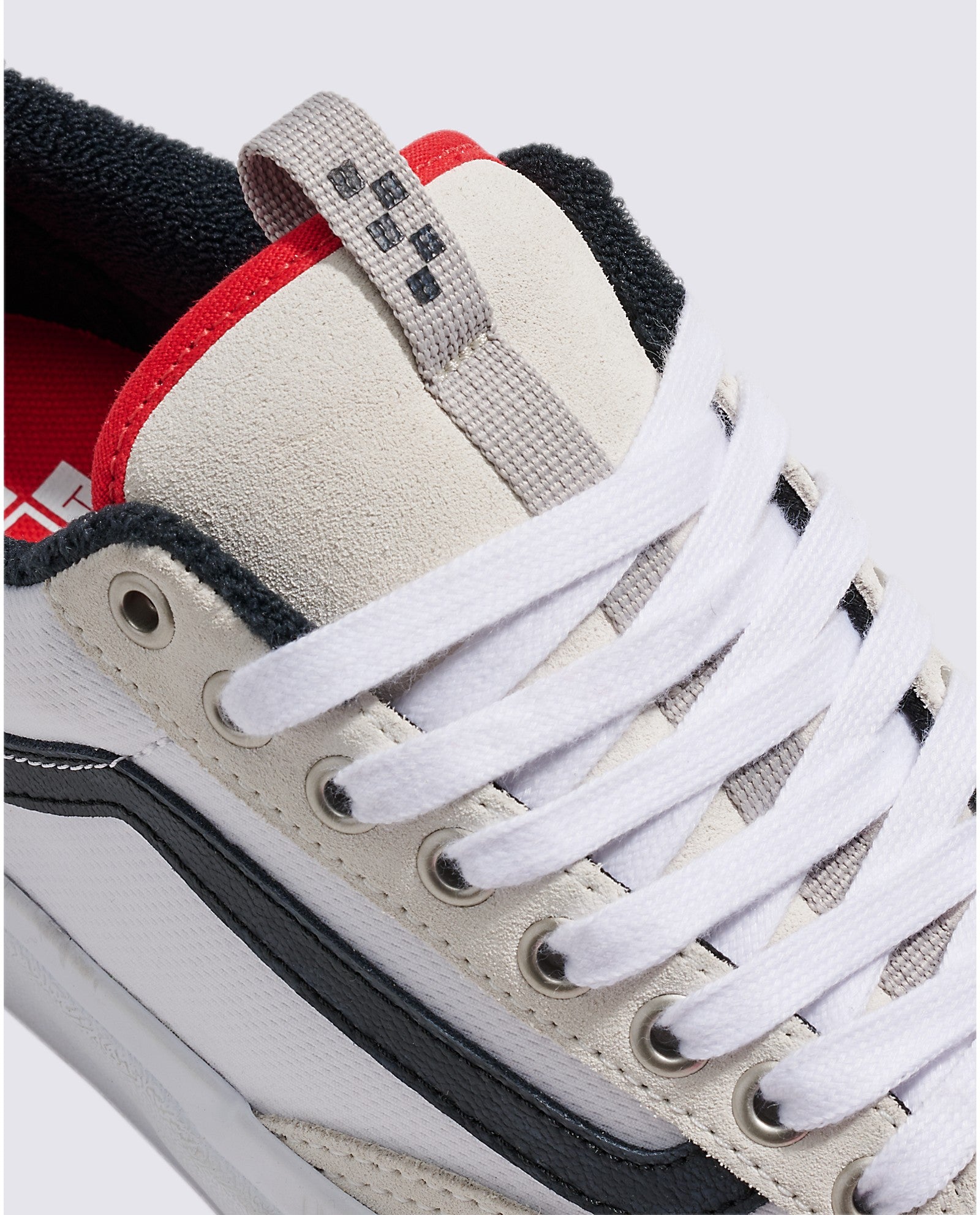 White/Black Old Skool 36+ Vans Skate Shoe Detail