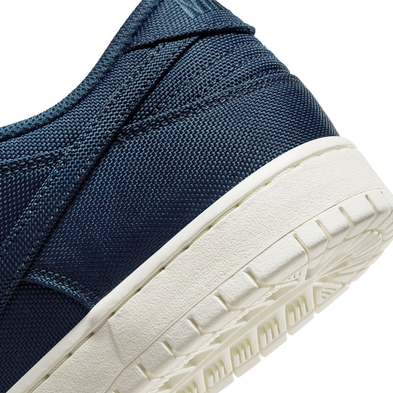 Midnight Navy/Desert Ochre Dunk Low Pro Premium Nike SB Skate Shoe Detail