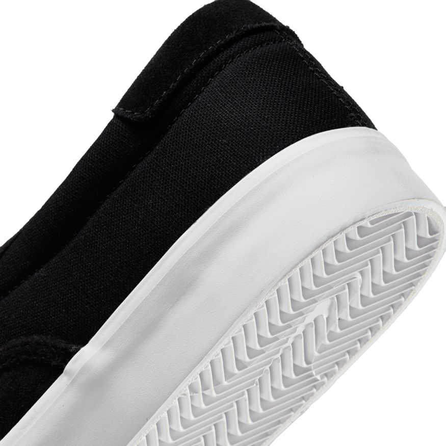 Black/White Zoom Verona Slip Nike SB Skate Shoe Detail