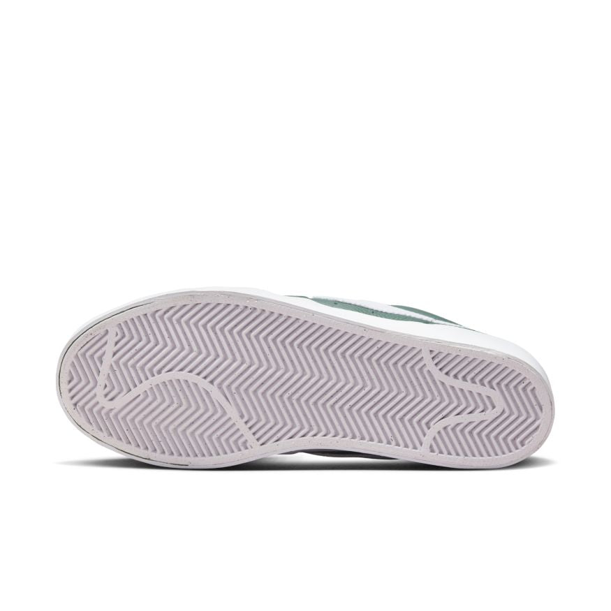 Gorge Green Plus Premium Nike SB Pogo Skateboard Shoe Bottom