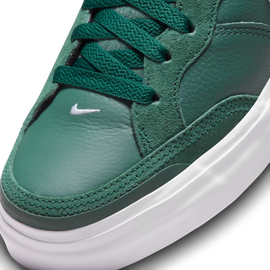 Gorge Green Plus Premium Nike SB Pogo Skateboard Shoe Detail