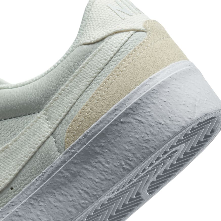 Summit White Premium Pogo Nike SB Skateboarding Shoe Detail