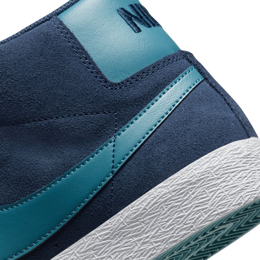 Midnight Navy Zoom Blazer Mid Nike SB Skateboarding Shoe Detail