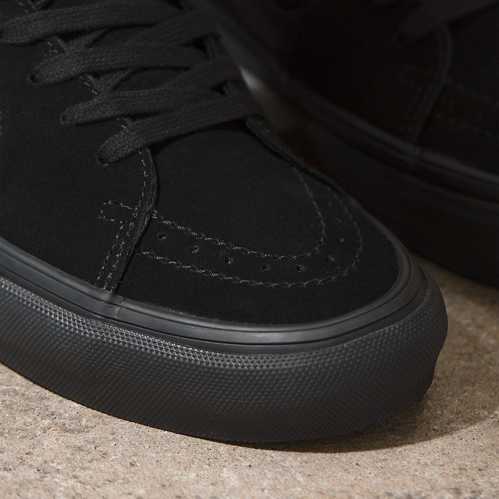 Black/Black Skate Sk8-Low Vans Skateboard Shoe Detail